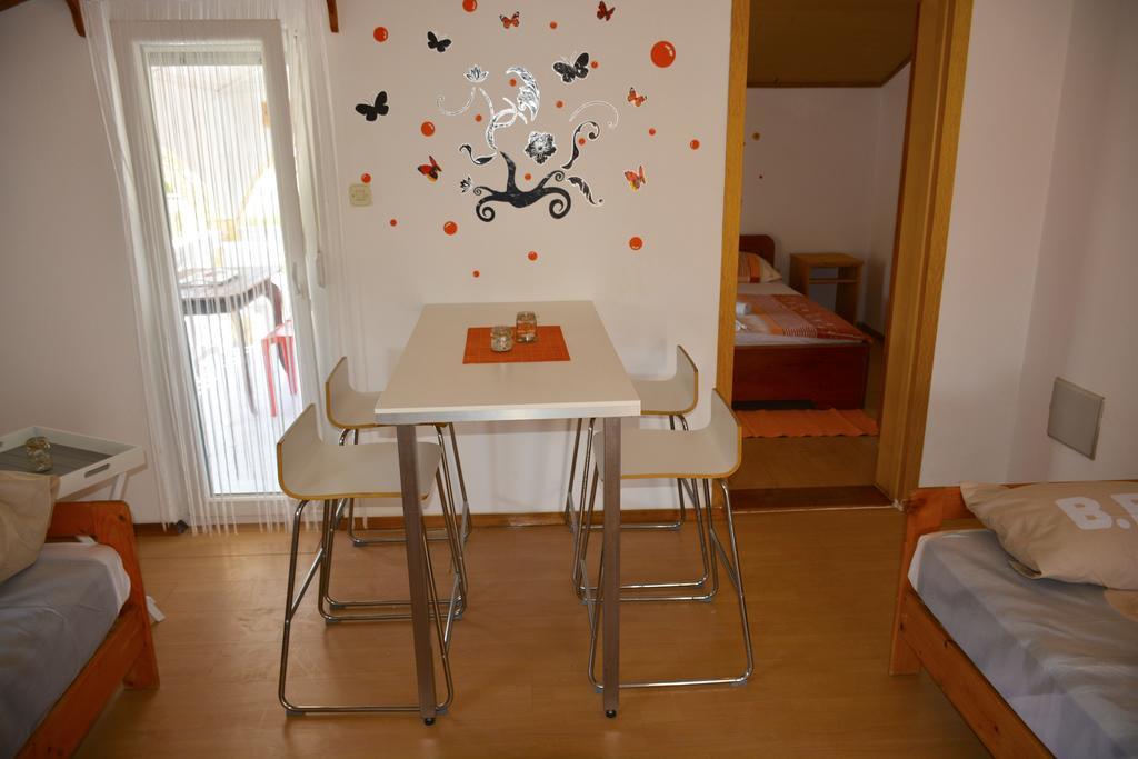 Apartment Maja Vir